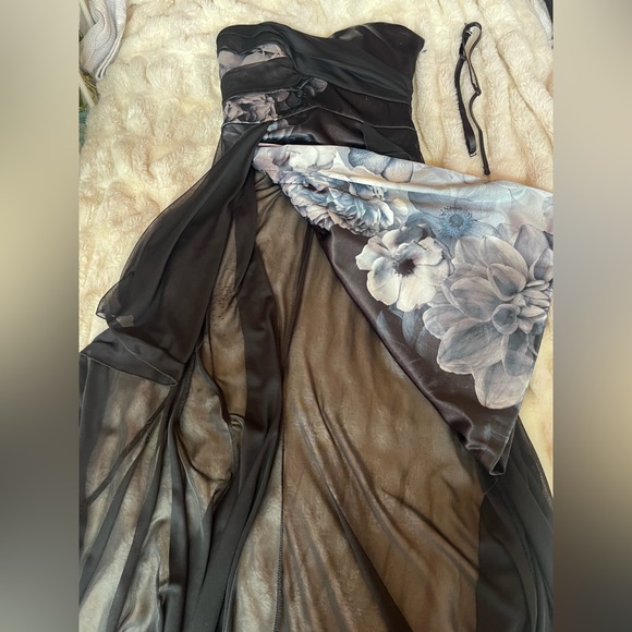 le chateau high-low dress with removable straps - Picture 2 of 8